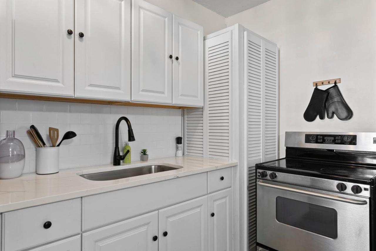 Bayside Safari 1Bed 1 Bath Apartment Tampa Exterior photo