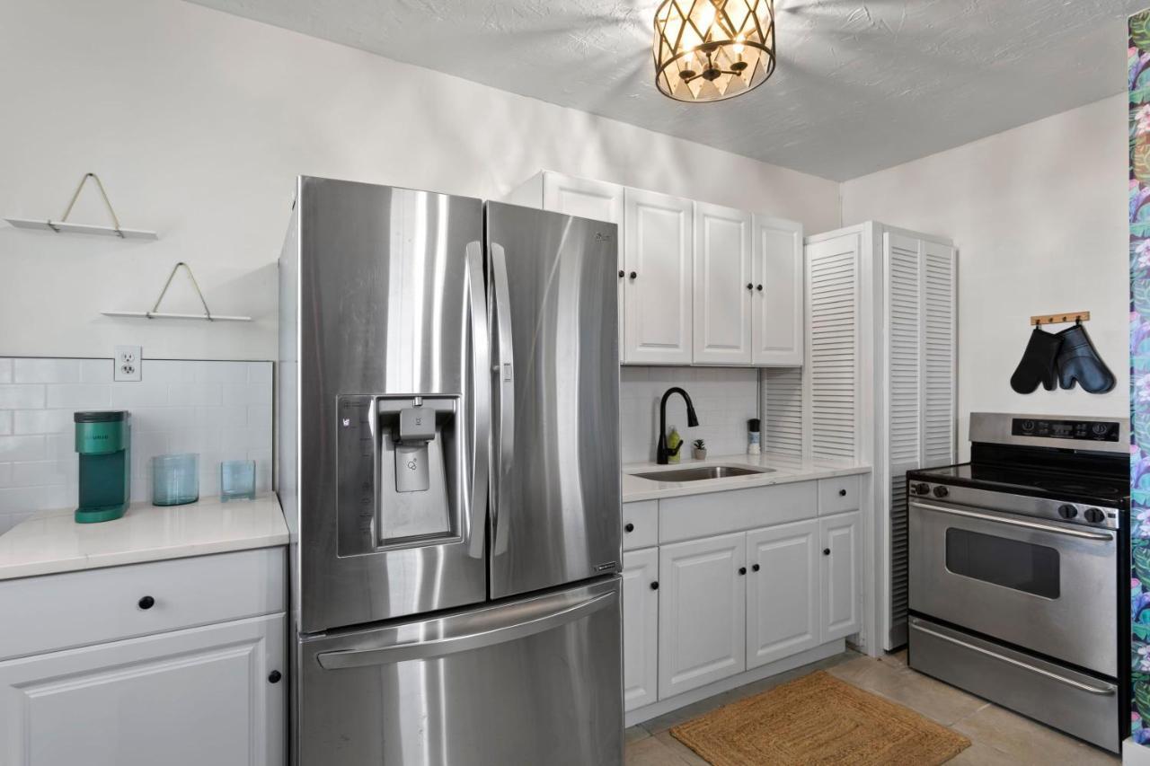 Bayside Safari 1Bed 1 Bath Apartment Tampa Exterior photo